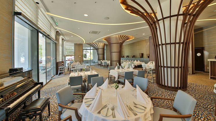 Maritim Hotel Paradise Blue Albena: Restaurant Mongolfier