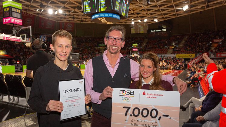 v.l.: Tom Schweiger, Klaus Sarsky (Olympiastützpunkt Bayern) und Ines Böhle (Stadtsparkasse München).