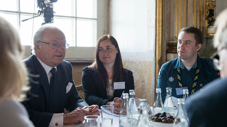 H.M Konungen, Emma Arnesson och Oscar Sundås under Seminraiet Ungt Ledarskap 2015