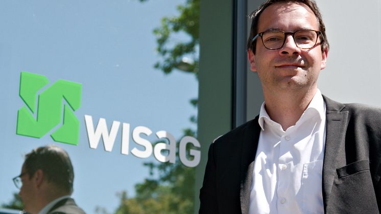 Martin Faller, Syndikusrechtsanwalt bei WISAG, arbeitet mit Philips SpeechLive, der Diktatlösung aus der Cloud. Abb. SEE