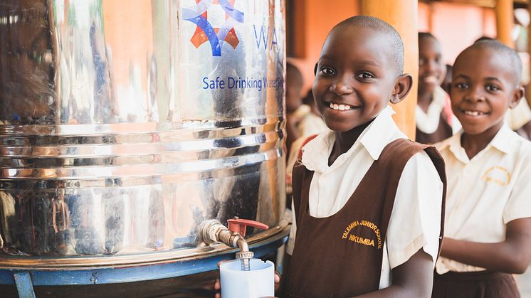 Bereits im dritten Jahr unterstützt die Barmenia gemeinsam mit ihrem Klimaschutzpartner myclimate das Klimaschutzprojekt „Sauberes Trinkwasser für Schulen und Haushalte“ in Uganda.
