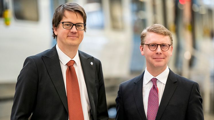 Johan Oscarsson, vd MTR Tunnelbanan, tillsammans med Kristoffer Tamsons, trafikregionråd och styrelseordförande SL