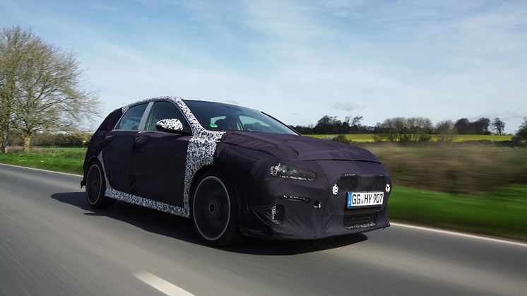 Hyundai i30 N hårdtestas på vägar i Storbritannien.