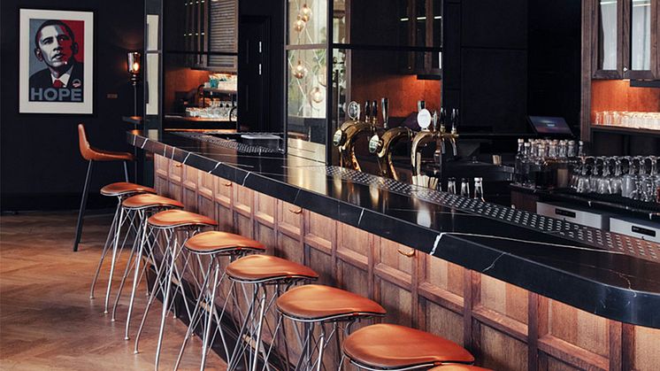 I coctailbaren Pier 42, inspirerat av Pier 42 som var passagerarnas första möte med New York, finner du Silestone Et Marquina. Foto: Yvonne Wilhelmsen