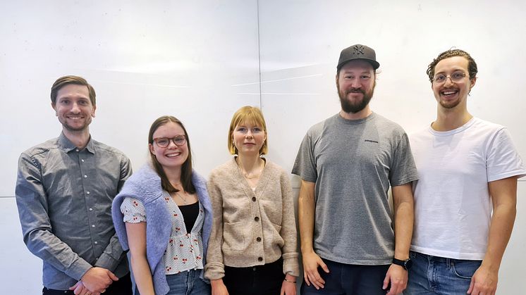 Från vänster gruppchef Johan Martinsson och doktoranderna Julia Brännberg Fogelström, Amanda Vickerfält, Oscar Hessling och Joar Huss.