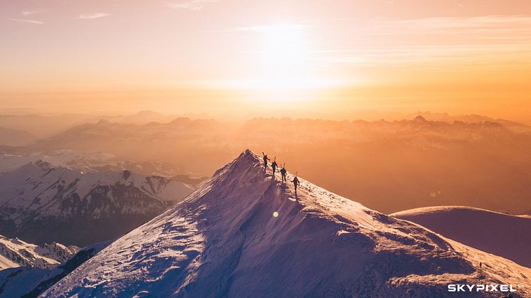 2018 SkyPixel Contest-Nominated Entries-Summit for the team Mont Blanc