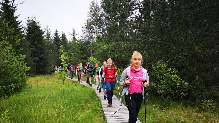 Sichtlich Spaß hatten die 29 Schülerinnen und Schüler der Trekkingklasse aus Donaueschingen bei ihrer 16-tägigen Wanderung. Mit dabei: Ausrüstung ihres Sponsors Maier Sports.