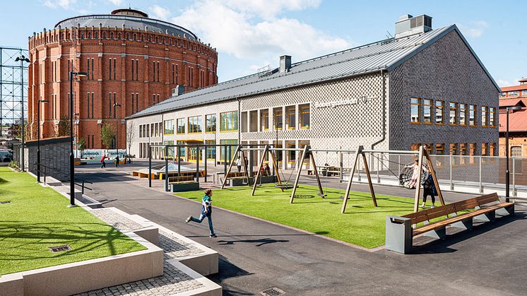 Bobergsskolan är en nybyggd grundskola i Norra Djurgårdsstaden och invigdes i augusti 2019. Projektet kommer presenteras på Arkitekturdagen på Nordbygg den 24 april.