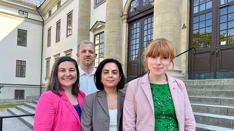 Sjukvårdspolitiker Sandra Ivanovic Rubin (MP), oppositionsregionråd Jonas Lindberg (V), hälso- och sjukvårdsregionråd Talla Alkurdi samt primärvårdsregionråd Christine Lorne (C)