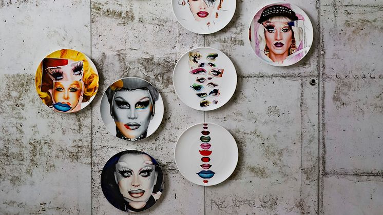 With a special twinkle in the eye: the Rosenthal X Martin Schoeller collection focuses on the glittering world of drag queens.