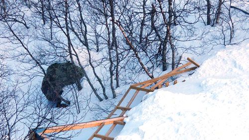 Bron i Njupeskärsravinen har blivit förstörd av en lavin och det är stor risk för fler laviner och ras. Foto: Alf Nordin