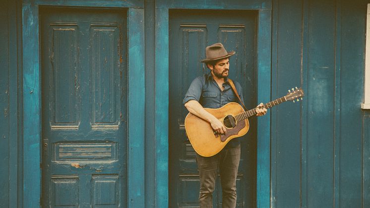 Globetrotteren Gregory Alan Isakov bevarer jordforbindelsen med intim indiefolk i VEGA