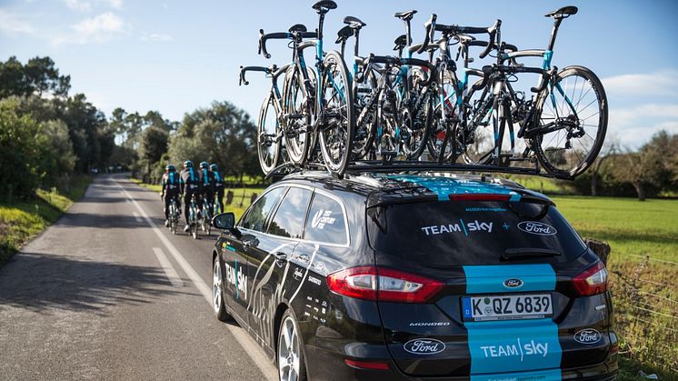 A Ford bejelenti együttműködési szándékát a Team Sky csapattal; a vállalat lesz az elit kerékpárcsapat exkluzív autó- és haszongépjármű-szállítója