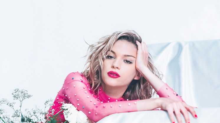 Alla misstag är inte misstag - Tove Styrke släpper singeln ”Mistakes” 