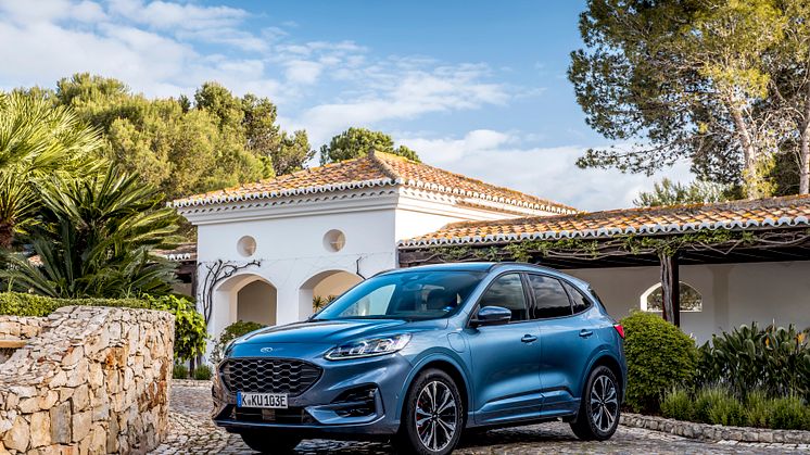 Nå er den ladbare hybriden Ford Kuga klar for Norge