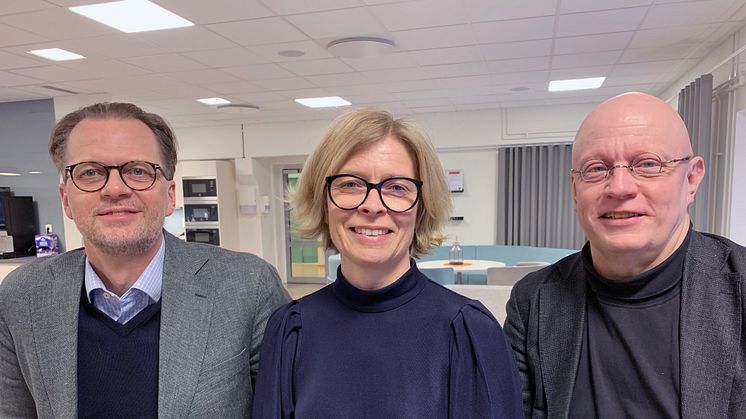 Jonas Albertsson, chef för Epirocs division för teknisk utveckling, Rocktec, Birgitta Bergvall-Kåreborn, rektor vid Luleå tekniska universitet och Pär Weihed, prorektor vid Luleå tekniska universitet