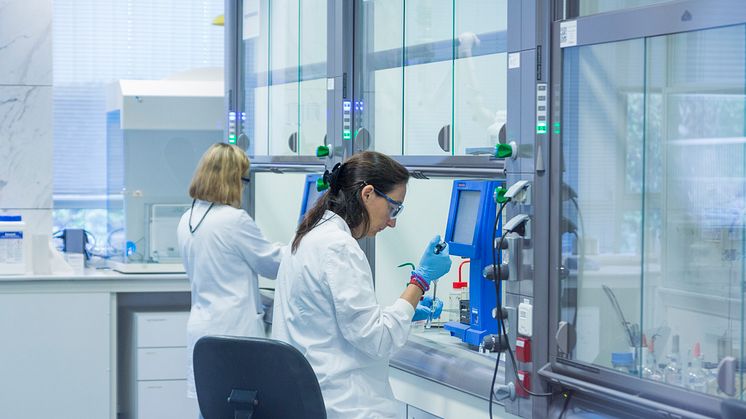 Almirall and etherna enter into a multi-target alliance to develop mRNA-based therapies in medical dermatology