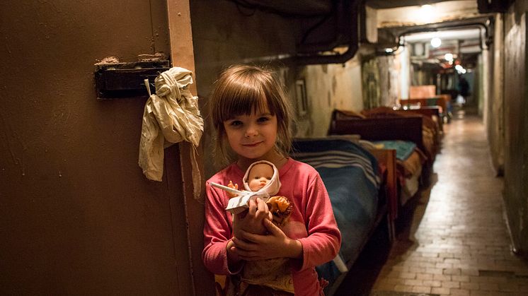 Ukraina: Mer än 1 000 barn i skyddsrum behöver akut hjälp