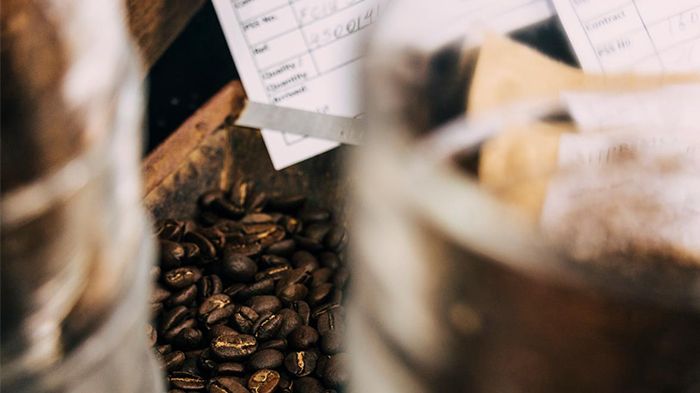 Högvuxet afrikanskt arabicakaffe är generellt känt för att vara fruktigare och ge mer kropp till blandningen.