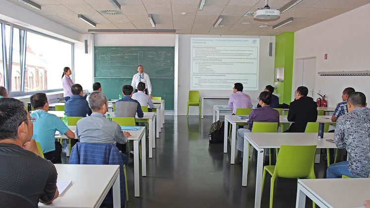 Prof. Thomas Masurat beim Workshop für chinesische Technologiemanager. © TH Wildau / Bernd Schlütter