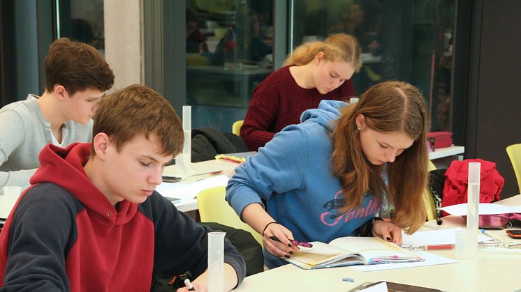 12. regionale Schüler-Physik-Olympiade am 25. Februar 2015 an der Technischen Hochschule Wildau / Teilnehmer aus den Landkreisen Dahme-Spreewald und Teltow-Fläming