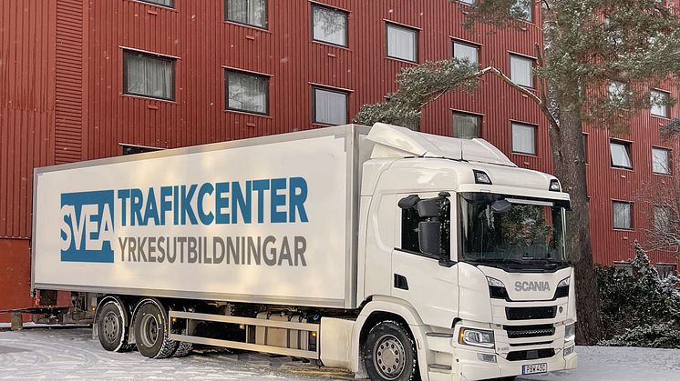 I takt med att efterfrågan på kvalificerade yrkeschaufförer fortsätter att växa, står Bomhus Trafikskola i Gävle redo att välkomna både nya och återkommande elever från hela Sverige till sina omfattande yrkesutbildningar inom transportsektorn.