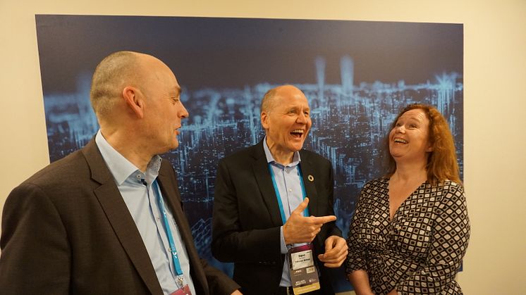 Telenor-ledelsen offentligjorde en ny 5G-pilot under World Mobile Congress i Barcelona (f.v. Bjørn Ivar Moen, Sigve Brekke, Ingeborg Øfsthus)