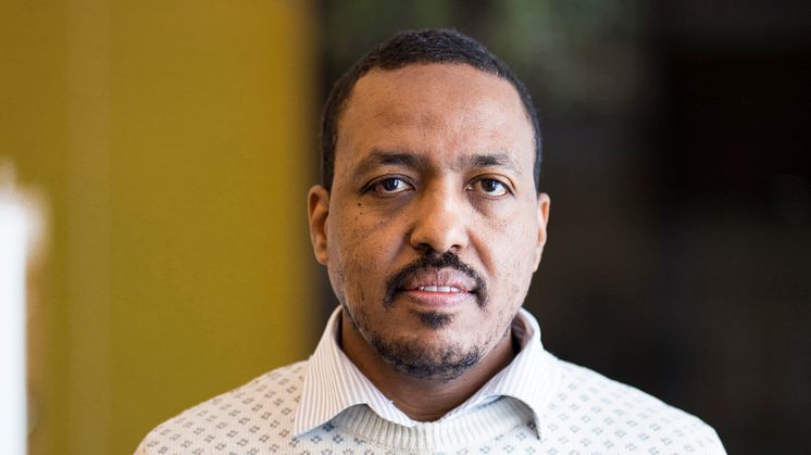 Yohannes Tadesse Aklilu, lektor i matematik, beger sig snart till Rwanda.