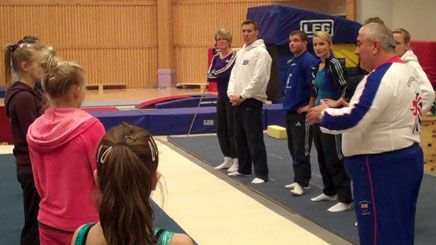 'Supercoachen' i artistisk gymnastik Adrian Stan: Sveriges kvinnliga gymnaster har utvecklats snabbt