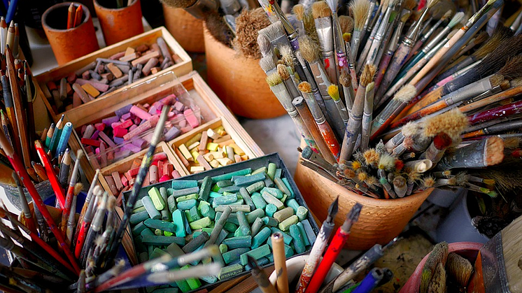 Lindesbergs Konstförening bjuder in till inspirerande dag med konstskola