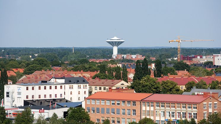 Örebro, Sveriges sjätte största stad, med drygt 150 000 innevånare har ett gott samarbete mellan kommunen, de privata fastighetsägarna och allmännyttan.