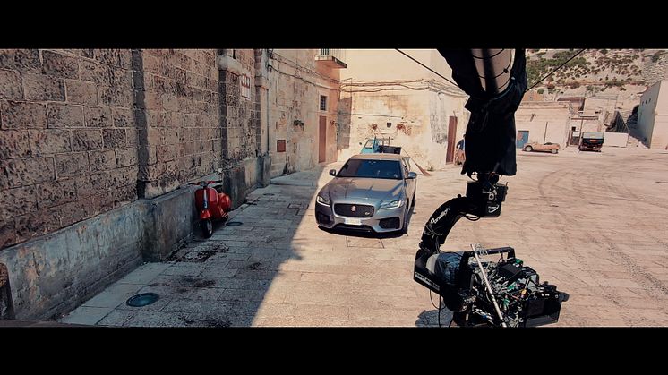 Jaguar XF gjør sin debut i James Bond - No Time To Die