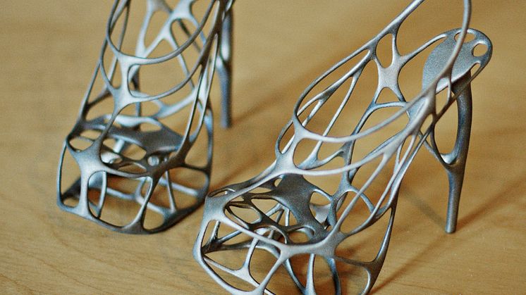 Tekniska museet bidrar med innovationsberättelser och föremål som spektakulära 3D-printade skor som skapats till Lady Gaga av modedesignern Naim Josefi tillsammans med Sandvik. Foto Anna Thorell/Jernkontoret