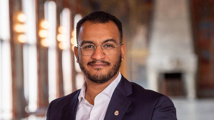 Omar Gamal er byråd for kultur, idrett og frivillighet i Oslo. Tidligere elev på Prinsdal skole. Foto: Sturlason