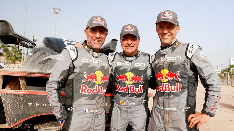 Stéphane Peterhansel, Carlos Sainz och Mattias Ekström startar i Dakarrallyt i var sin Audi RS Q e-tron