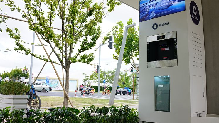 Water industry change-maker Bluewater demonstrates you don't need AI to get a drink of pure drinking water served hot, cold or warm in central Shanghai, just a cool-looking hydration station with an outstanding clean water delivery rate. 