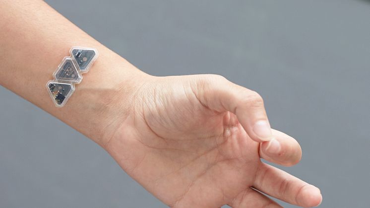 Visa Europe şi tineri designeri au creat dispozitive wearable pentru plăţile din anul 2020