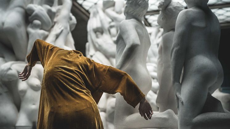 Banebrytende samtidsdans møter Vigelands klassiske skulpturer i et unikt samarbeid mellom dansekompaniet Nagelhus Schia Productions og Vigelandmuseet. (Foto: Antero Hein)