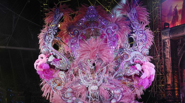 Fargesprakende moro for store og små under karnevalene i Spania