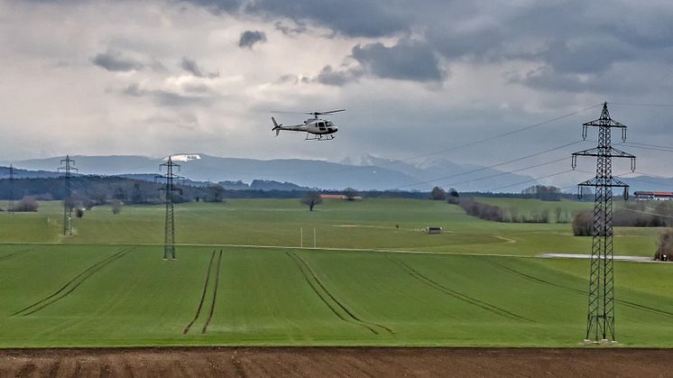 Hubschrauber_Leitungsbefliegung_Bayernwerk