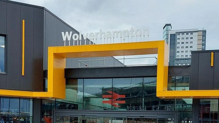 Wolverhampton Station front