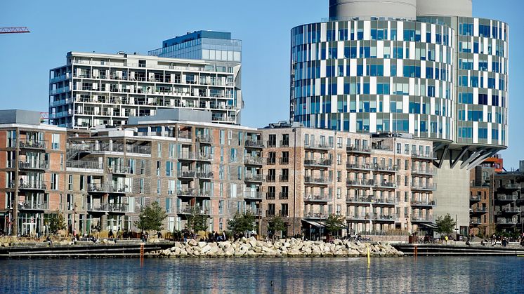 By & Havn, der står bag projekter i Nordhavnen, har i en årrække brugt Yavicas ydelser. Hovedparten af ejendomskunderne ligger dog i udlandet og tæller bl.a. IKEA Centres, Atrium European Real Estate samt de to norske ejendomskæmper, Obos og Entra.