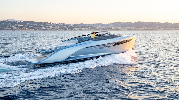 High res image - Princess Motor Yacht Sales - Princess R35