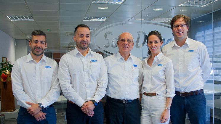 Solé Diesel officials from left to right: Cristian Manzano, Víctor Miravet, Enric Solé, Marieli Solé, Javier Altayó.