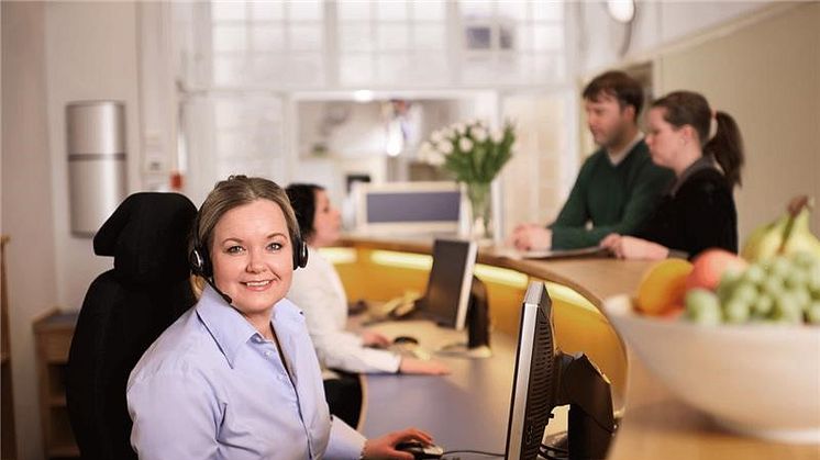 Kristina på Midmans partner I-Tell Call Center bokar kundens service.