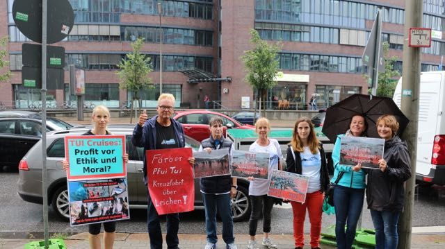 TUI Cruises-Demo in Hamburg gegen Anlandung auf den Färöer-Inseln (WDSF-Foto)