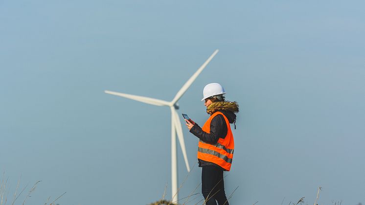 FORNYBART: Skal vi gjennomføre det grønne skiftet trenger vi mer fornybar energi så raskt som mulig, skriver forfatterne av rapporten. Foto: Aleks Artks