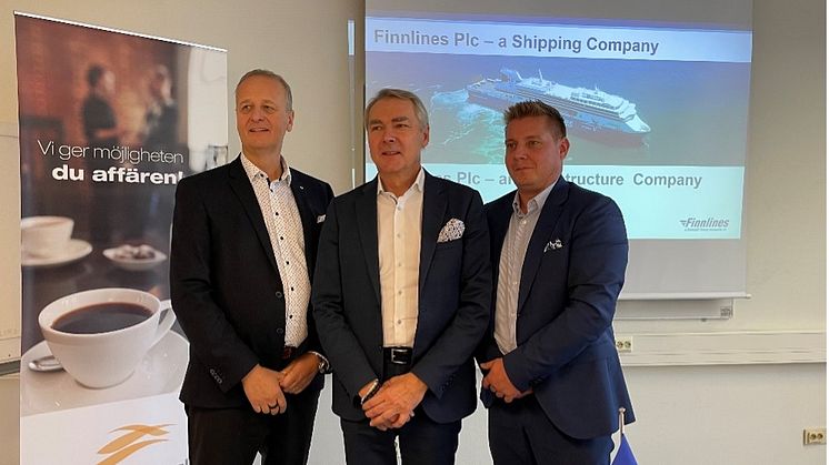 Från vänster: Marco Palmu, direktör för passagerartrafiken vid Finnlines, Tom Pippingsköld, Finnlines VD,  och Thomas Doepel, Finnlines vice-VD, besökte Mariehamn tisdagen den 31 oktober.