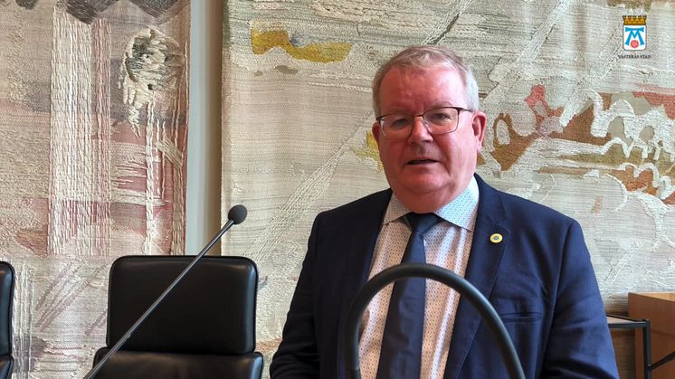 Kommunfullmäktiges ordförande Anders Teljebäck (S) inför kommunfullmäktige 12 maj
