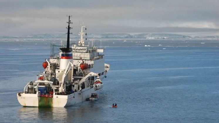 Forskningsfartyget Akademik Keldysh lämnar Archangelsk 26 september med expeditionen ombord.